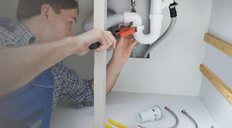 Expert burst pipe repair services in Beverly, KS